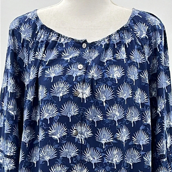 Tommy Bahama Fan Fair 3/4 Sleeve Rayon Blouse in Island Navy - Size Large - Picture 4 of 7